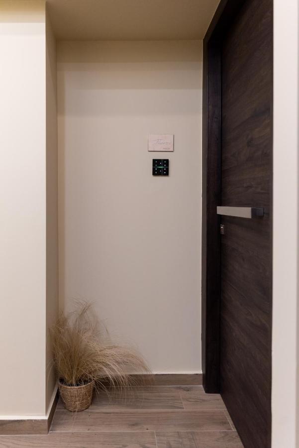 Minos By Agora Luxury Apartments In The Heart Of Heraklion Екстер'єр фото